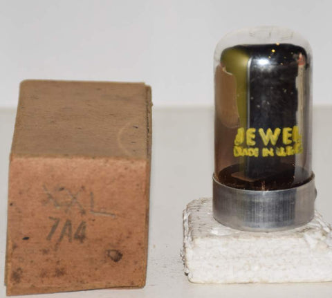 7A4=XXL Sylvania branded JEWEL NOS 1940's in tan box (118/50)