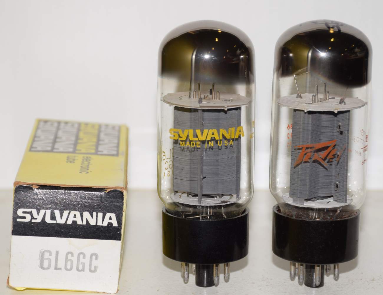 Paire de tubes Sylvania 6L6GB, code apparié, plaque noire 6L6 - France Paire de tubes Sylvania 6L6GB, code apparié, plaque noire 6L6 - France